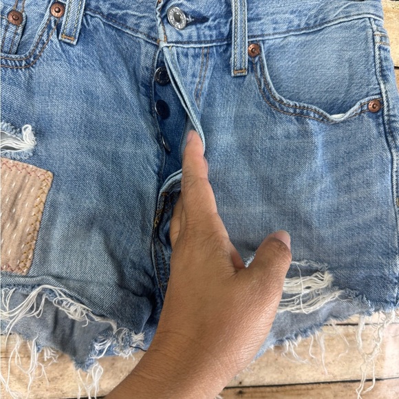 Levi’s 501 Distressed Blue Denim Shorts sz 23 - Picture 3 of 4